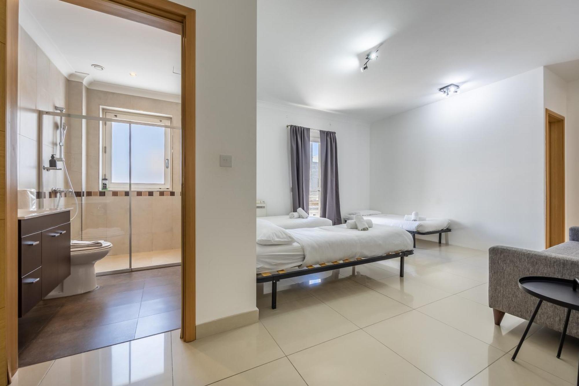 Hard To Come By - Modern & Huge House In Сліма Екстер'єр фото