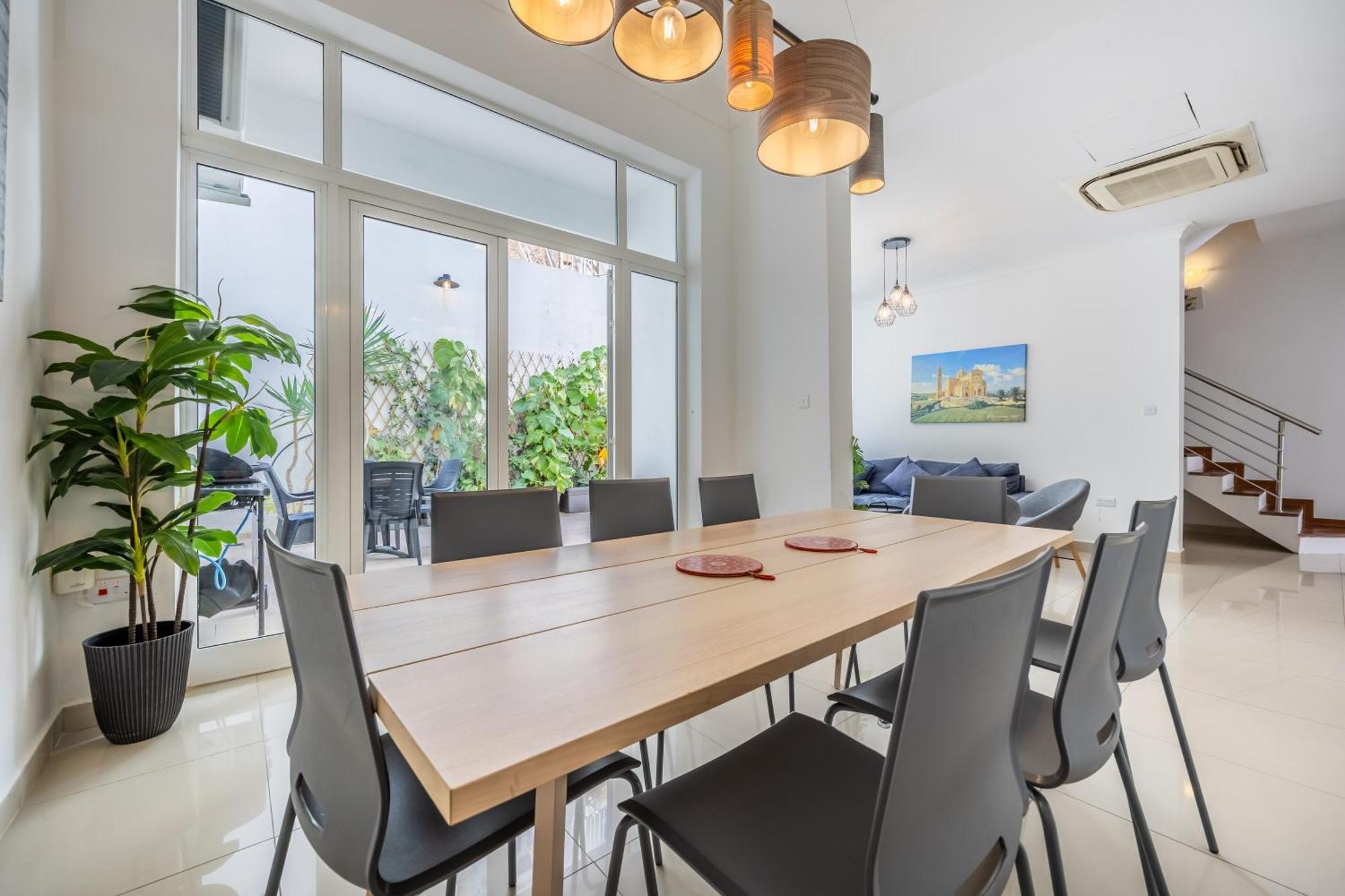Hard To Come By - Modern & Huge House In Сліма Екстер'єр фото